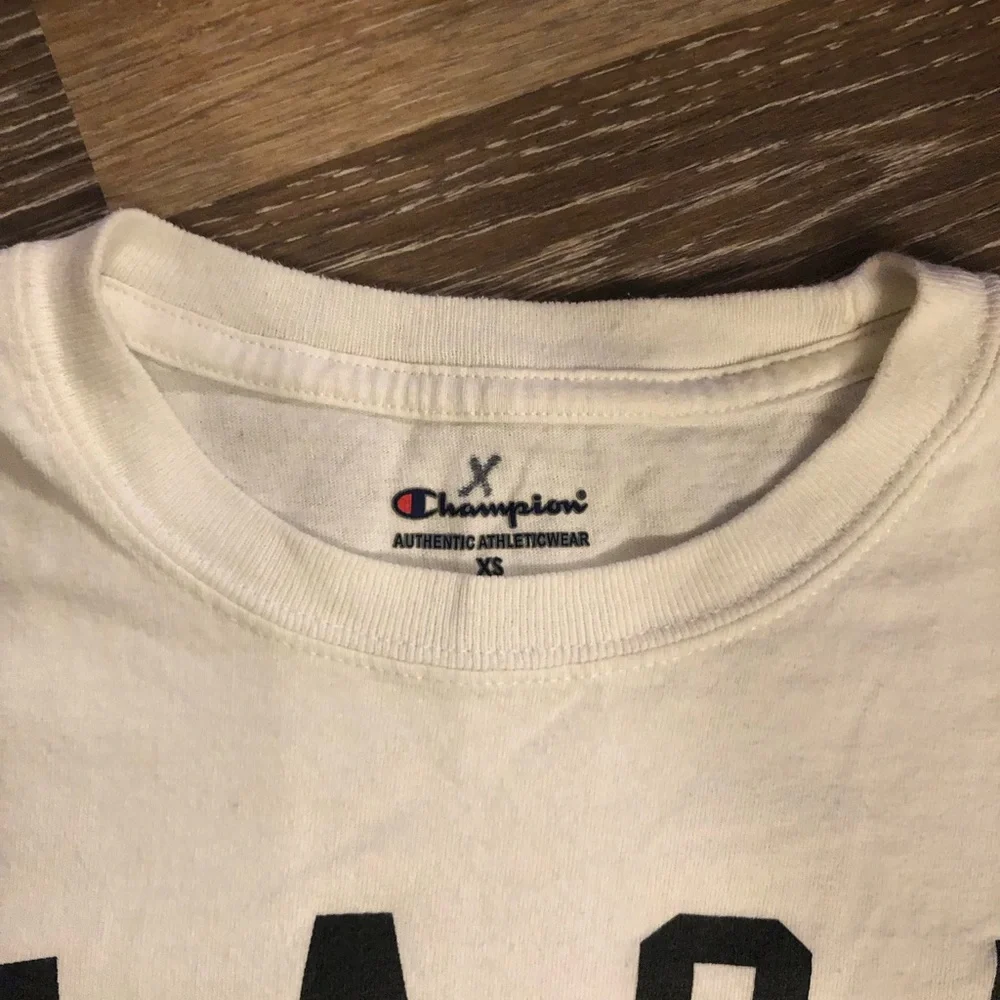 Crop Top Size XS - Picture 2 of 4